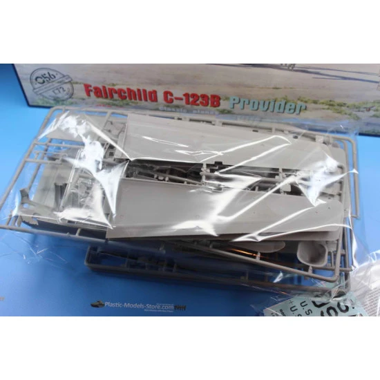 Plastic Model Aircraft Building Kit Fairchild C-123B Provider 1/72 Roden 056