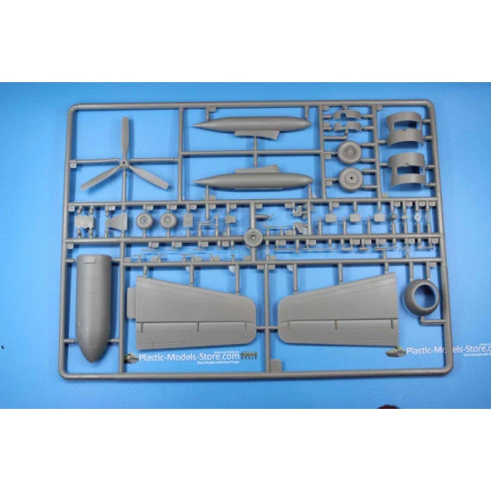 Plastic Model Aircraft Building Kit Fairchild C-123B Provider 1/72 Roden 056