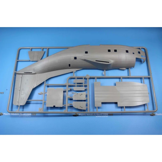 Plastic Model Aircraft Building Kit Fairchild C-123B Provider 1/72 Roden 056