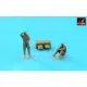 Armory F1401c 1/144 Raf Wwii Crewmen In High Altitude Outfit Waiting