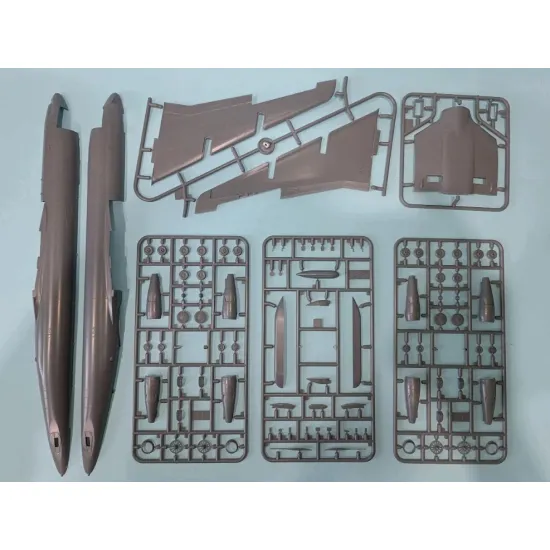 X-scale 144006 1/144 Douglas Ec-24a Electronic Warfare Aircraft Model Kit