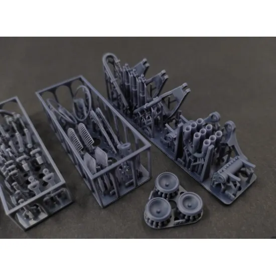 Red Wheel 25001 1/25 Tucker 48 Full Resin Kit