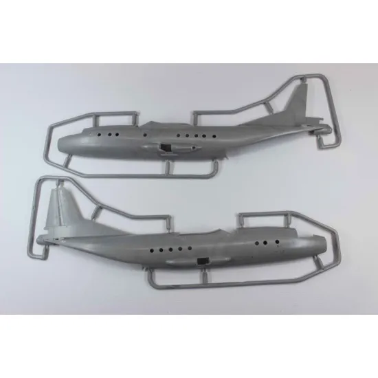 Antonov An-12B cargo aircraft 1/144 Amodel 1470