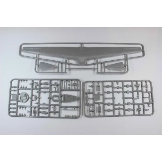 Antonov An-12B cargo aircraft 1/144 Amodel 1470