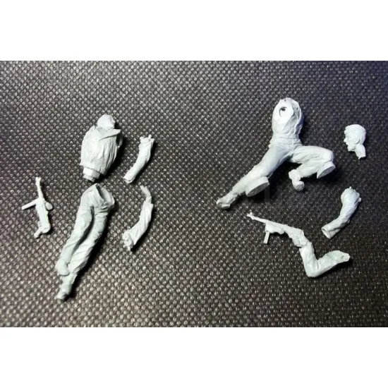 German tank crew. Evacuation, 1940-43 (2 figures) 1/35 Dan Models 35101