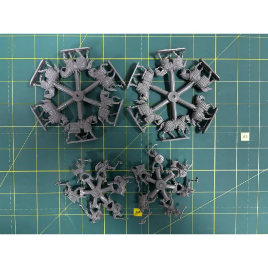 Alliance 72059 1/72 Mounted Heavy Eastern Tribes Set 2 Figures Model Kit