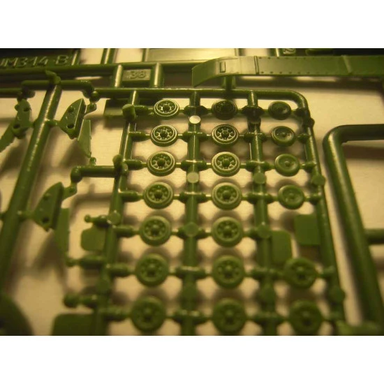 T-26-1 Soviet Light Tank M.1939 Soviet Red Army WWII 1/72 UM 218