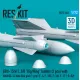 Reskit Rs72-0540 1/72 Gbu-15 V 1 2/B Big Wing Bombs 2 Pcs With An/Axq-14 Data Link Pod 1 Pcs F-4 F-15e F-16i F-111 B-52 3d Printed