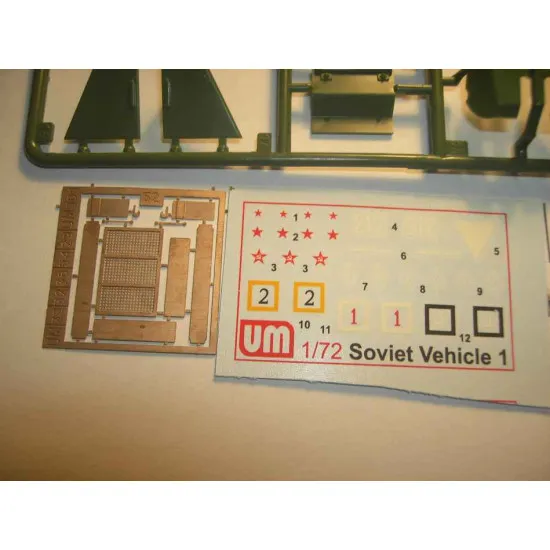 D-38 Artillery Soviet Tank BT-2 w/A-43 Turret WWII 1/72 UM 303