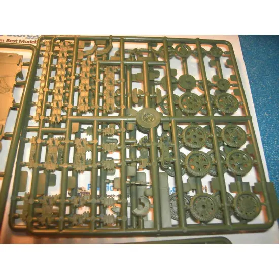 D-38 Artillery Soviet Tank BT-2 w/A-43 Turret WWII 1/72 UM 303