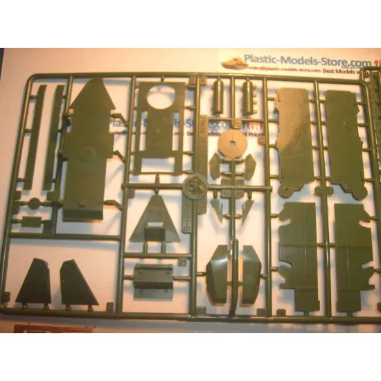 D-38 Artillery Soviet Tank BT-2 w/A-43 Turret WWII 1/72 UM 303