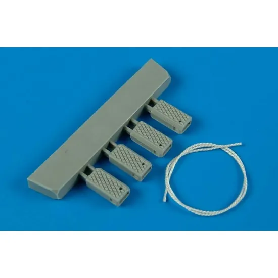 Wheelliant 148006 1/48 Universal Navy Wheel Chock With Nylon Rope Late Prod