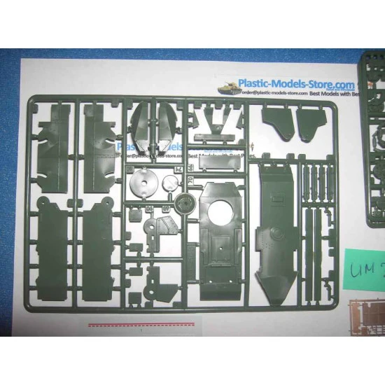 BT-7 Soviet Light Tank M.1935 Red Army WWII 1/72 UM 310