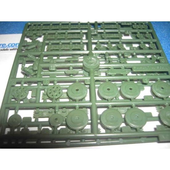 BT-7 Soviet Light Tank M.1935 Red Army WWII 1/72 UM 310