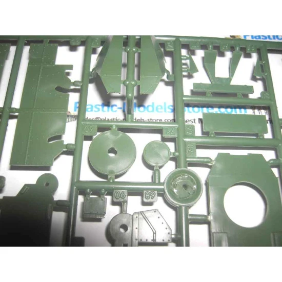 BT-7 Soviet Light Tank M.1935 Red Army WWII 1/72 UM 310