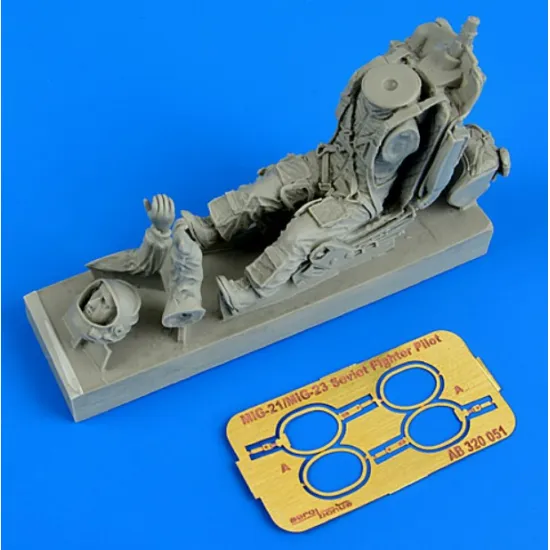 Aerobonus 320051 1/32 Soviet Fighter Pilot With Ejection Seat For Mig-21/Mig-23