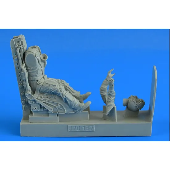 Aerobonus 320137 1/32 U.s.a.f. Fighter Pilot With Ej. Seat For F-104c/G Startfighter C2 Ej. Seat