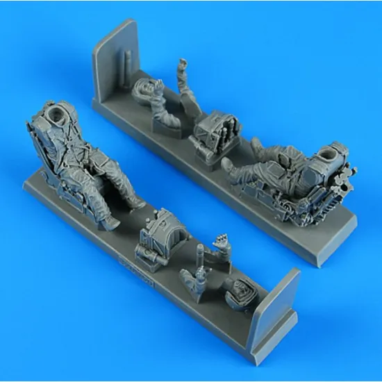 Aerobonus 320156 1/32 Soviet Pilot And Trainer Pilot With Ej. Seat For Su-25ub