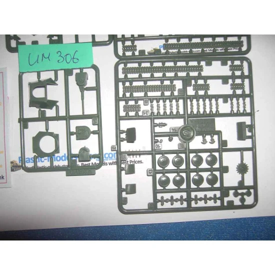 T-70M Soviet Light Tank 45mm Gun 7.62mm MG WWII 1/72 UM 306