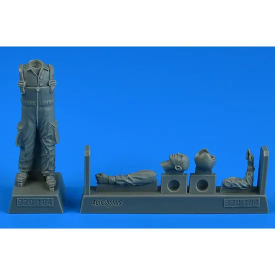 Aerobonus 320184 1/32 Warshaw Pact Aircraft Mechanic C Resin Kit
