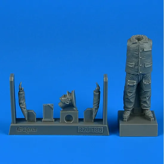 Aerobonus 320186 1/32 Russian Officer Mechanic Resin Kit