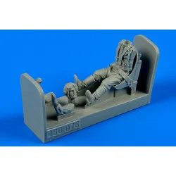 Aerobonus 480076 1/48 Russian Wwii Pilot With Seat For P-39 Airacobra Resin Kit