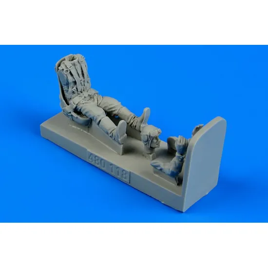 Aerobonus 480118 1/48 Russian Fighter Pilot Wwii With Seat For La-5 Resin Kit