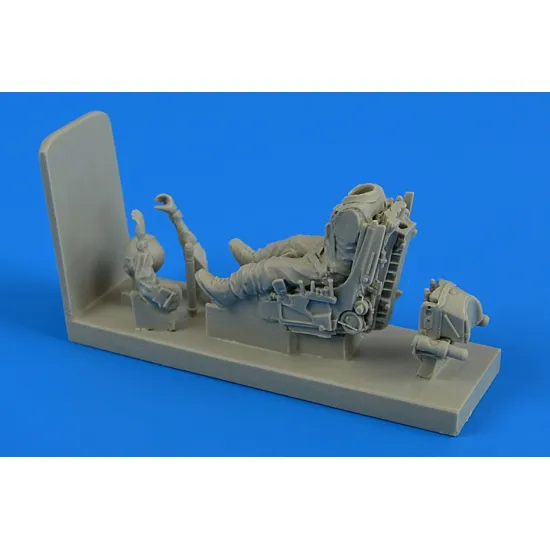 Aerobonus 480162 1/48 Soviet Pilot With Ejection Seat For Su-22/Su-25 For Kp/Smer