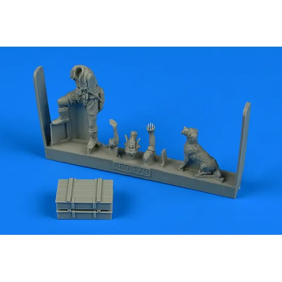 Aerobonus 480179 1/48 Middle East Allied Pilot Wwii With Dog