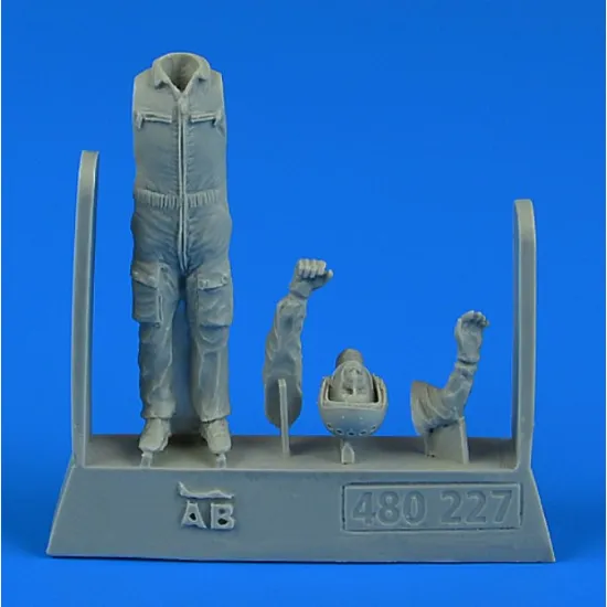 Aerobonus 480227 1/48 Czech Air Force Pilot For L-39/L-59/L-159 Resin Kit