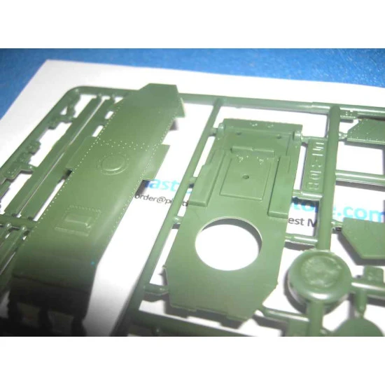 BT-7 Soviet Light Tank M.1937 Red Army WWII 1/72 UM 311