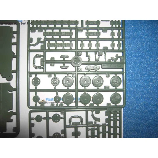 BT-7 Soviet Light Tank M.1937 Red Army WWII 1/72 UM 311