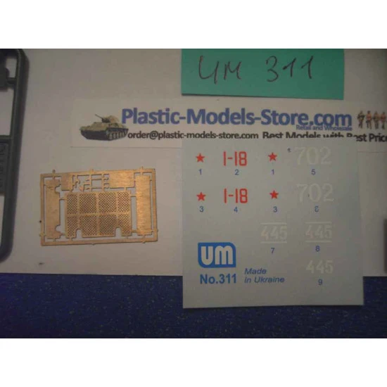 BT-7 Soviet Light Tank M.1937 Red Army WWII 1/72 UM 311