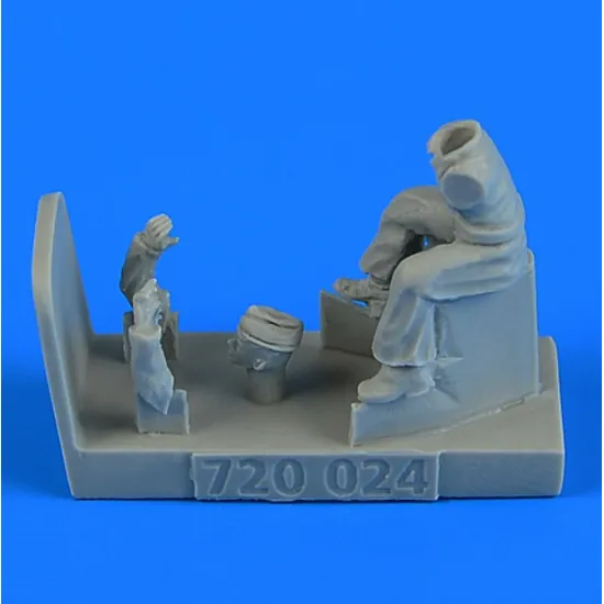 Aerobonus 720024 1/72 Wwii Raf Tractor Driver Resin Kit