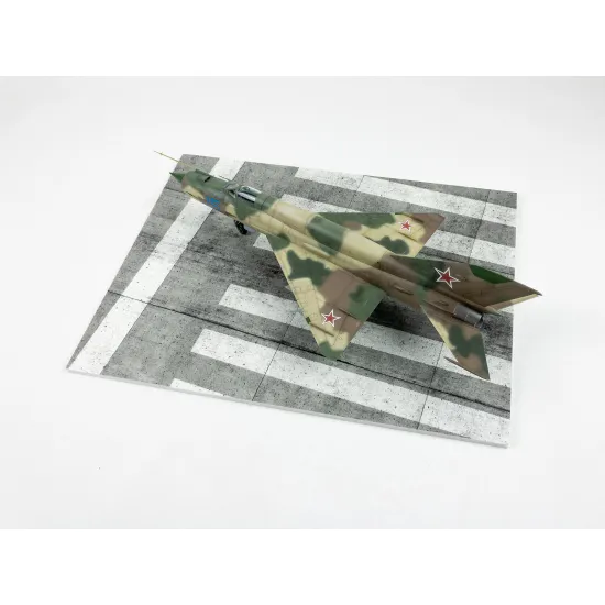 Red Fox Db-48001 1/48 3d Diorama Base Modern Nato Airfield Type 5 300x230mm