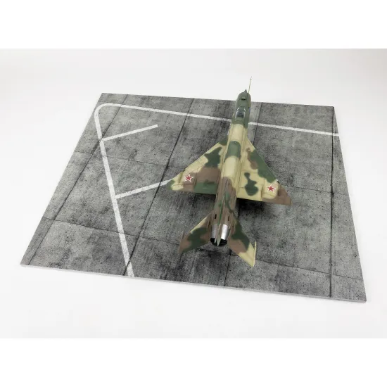 Red Fox Db-48004 1/48 3d Diorama Base Modern Nato Airfield Type 5 380x320mm