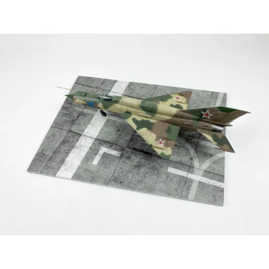 Red Fox Db-48008 1/48 3d Diorama Base Modern Nato Airfield Type 9 300x230mm