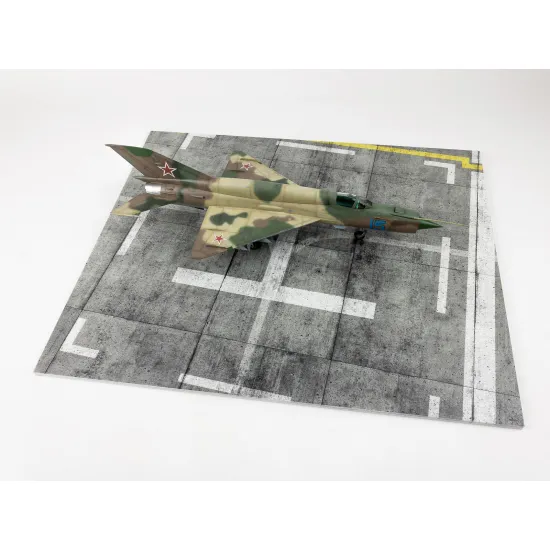 Red Fox Db-48010 1/48 3d Diorama Base Modern Nato Airfield Type 8 380x320mm