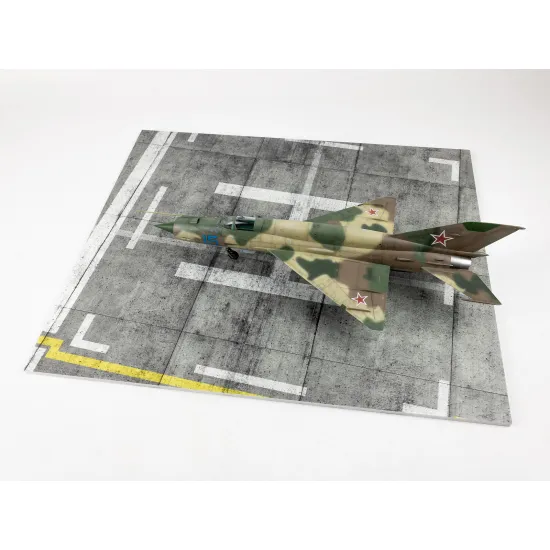 Red Fox Db-48010 1/48 3d Diorama Base Modern Nato Airfield Type 8 380x320mm