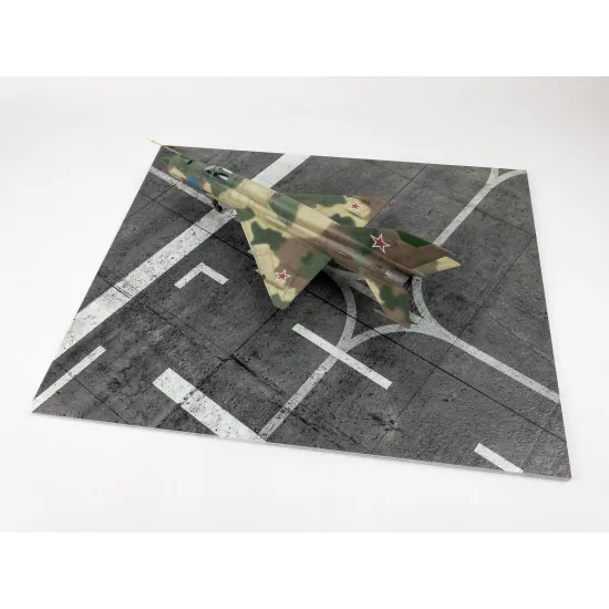 Red Fox Db-48012 1/48 3d Diorama Base Modern Nato Airfield Type 10 380x320mm