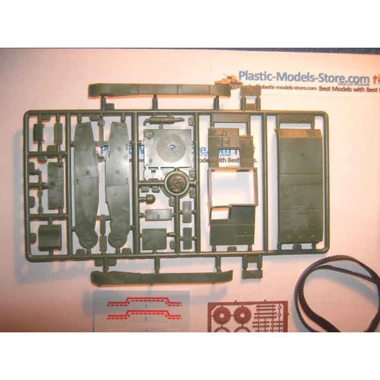 T-26 Soviet Light Artillery Tank 1931 2-Turret WWII 1/72 UM 316