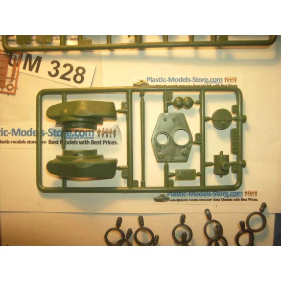 T-34/85 Soviet Tank w/S-53 Gun Red Army WWII 1/72 UM 328