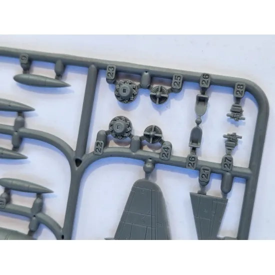 Miniwing 379 1/144 Amstrong Withworth Meteor Nf 13 / Killers Of The Middle East Plastic Model Kit