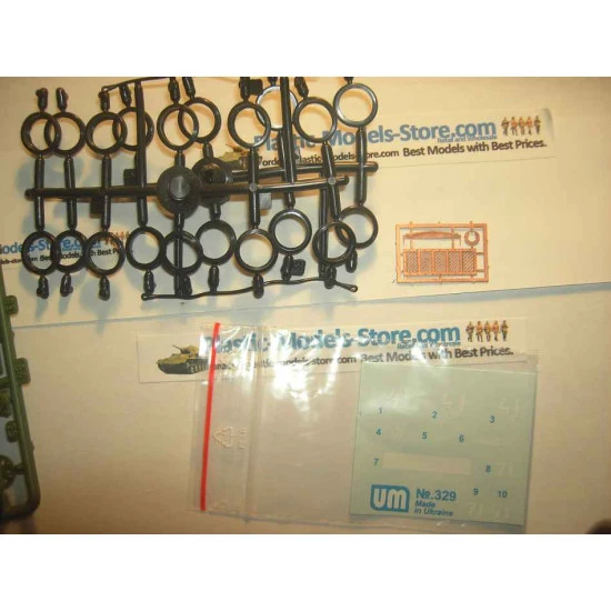 T-34/76 Soviet Tank M.1941 Red Army WWII 1/72 UM 329