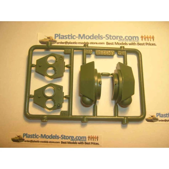 T-34/76 Soviet Tank M.1942 with Cast Turret WWII 1/72 UM 325