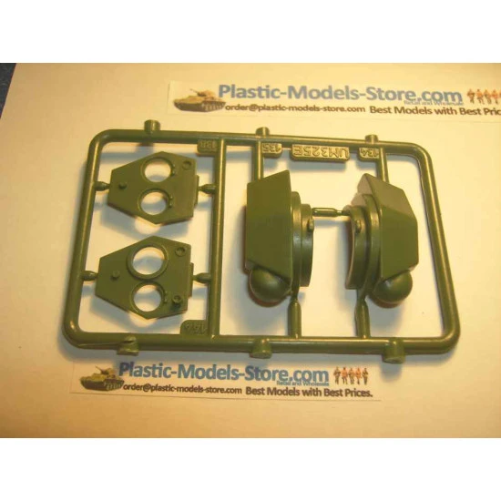 T-34/76 Soviet Tank M.1942 with Cast Turret WWII 1/72 UM 325