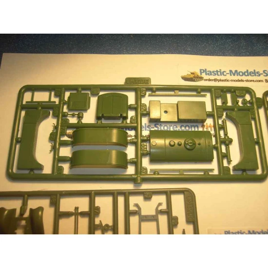 BZ-38 Soviet Refueller Gaz-AAA Refuel Truck WWII 1/72 UM 323