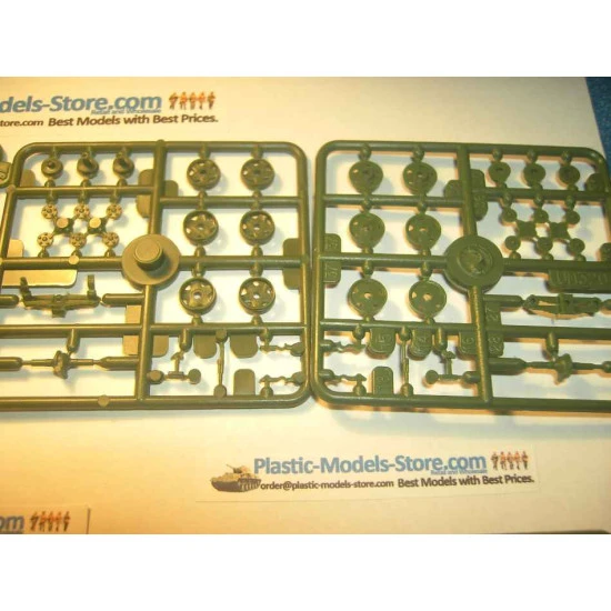 BZ-38 Soviet Refueller Gaz-AAA Refuel Truck WWII 1/72 UM 323