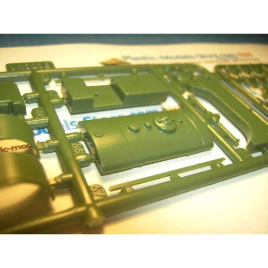 BZ-38 Soviet Refueller Gaz-AAA Refuel Truck WWII 1/72 UM 323