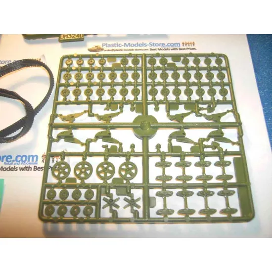 XT-26 Soviet Chemical Tank Red Army WWII 1/72 UM 324